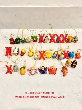(25) TOMY Vintage Disney Peek-A-Pooh cell phone charms / danglers